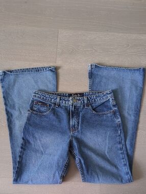 l.e.i Vintage Women's Flare Jeans in Blue Denim
